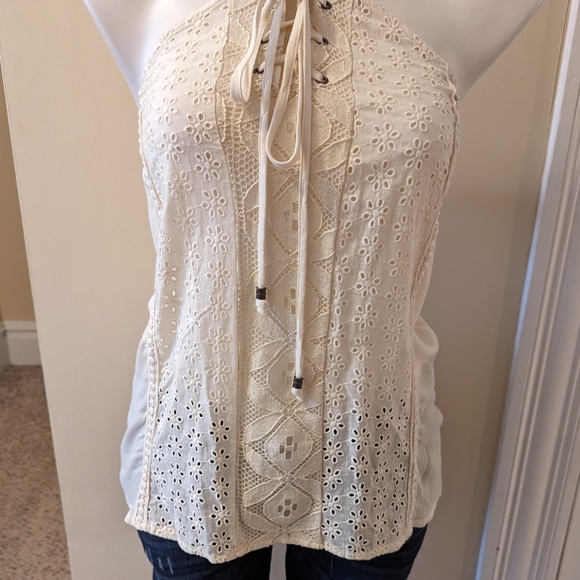 Coco + Jaimeson cream eyelet lace front halter top size M - Picture 5 of 9